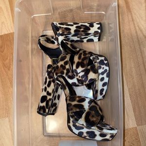 Steve Madden leopard print heels